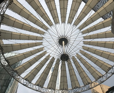 膜結(jie)構停車棚(peng)的(de)使(shi)用(yong)優勢