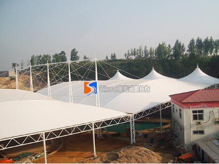 膜(mo)結構遮陽(yang)棚‍有(you)哪(na)些(xie)特點(dian)？