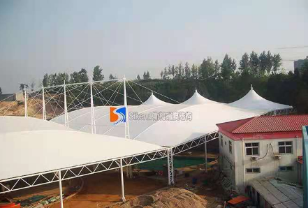 淺談(tan)膜(mo)結(jie)構在(zai)建(jian)築(zhu)工(gong)程上(shang)的應用(yong)