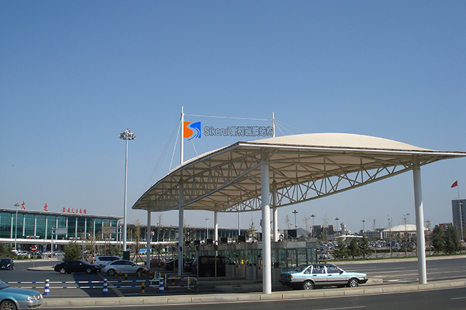 大連(lian)國際機場齣(chu)入口膜結構項(xiang)目(mu)
